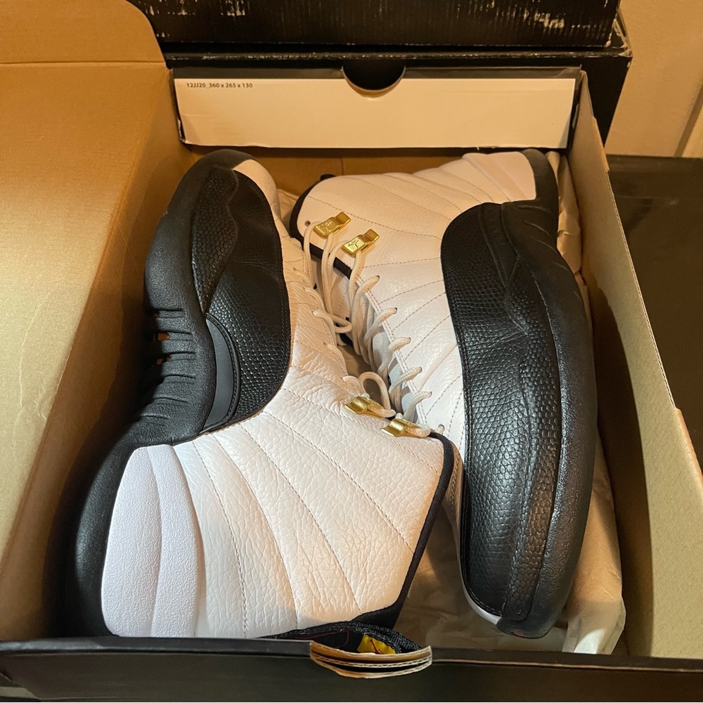 🔥🔥JORDAN 12 TAXI🔥🔥 - Picture 2 of 4